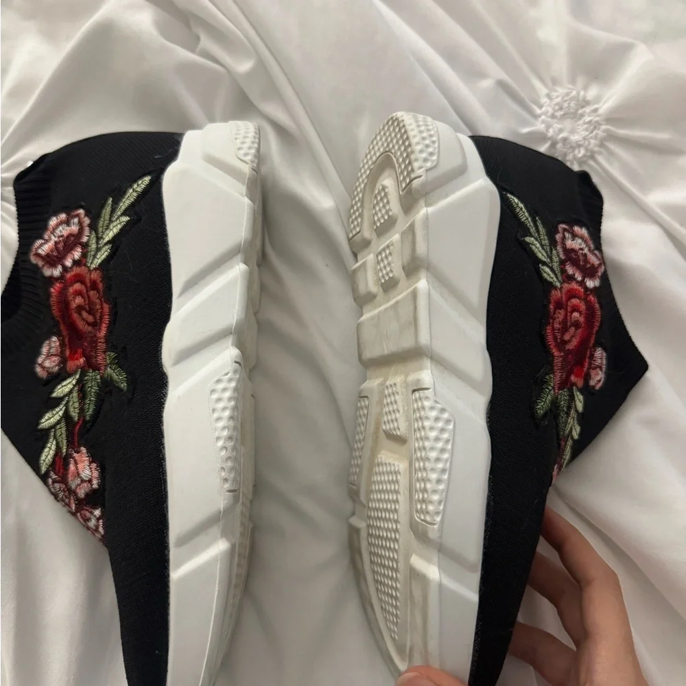 Floral Embroidered Black Slip-On Sneakers - Picture 5 of 6